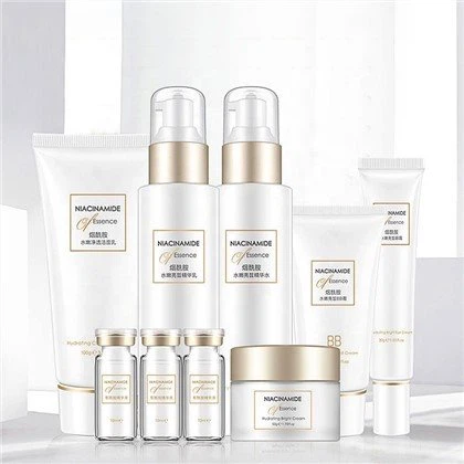 Kirkastava ihonhoitosetti